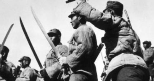 1941年，59团团长胡兆祺和百余名战士不幸被俘，鬼子一个个逼问他们团长去向，一