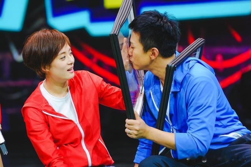 孙俪和邓超这对夫妻，那绝对是娱乐圈的模范。6月7日孙俪发长文纪念结婚15周年，字