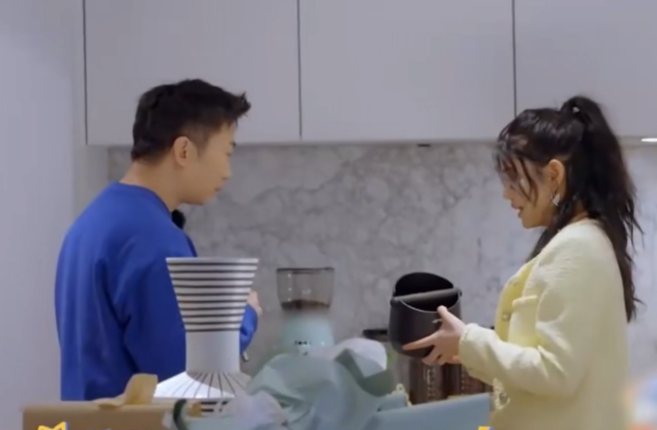 陈妍希可能并不是你们想的那样自从陈妍希和陈晓离婚后，整体舆论还是偏向陈晓，各种