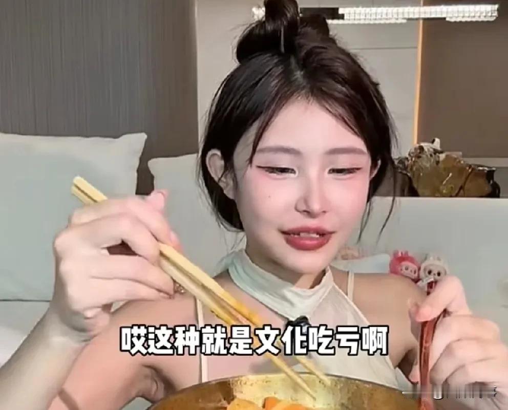 猫妹妹自夸脑子特厉，只是语言表达能力不行！猫妹妹说自