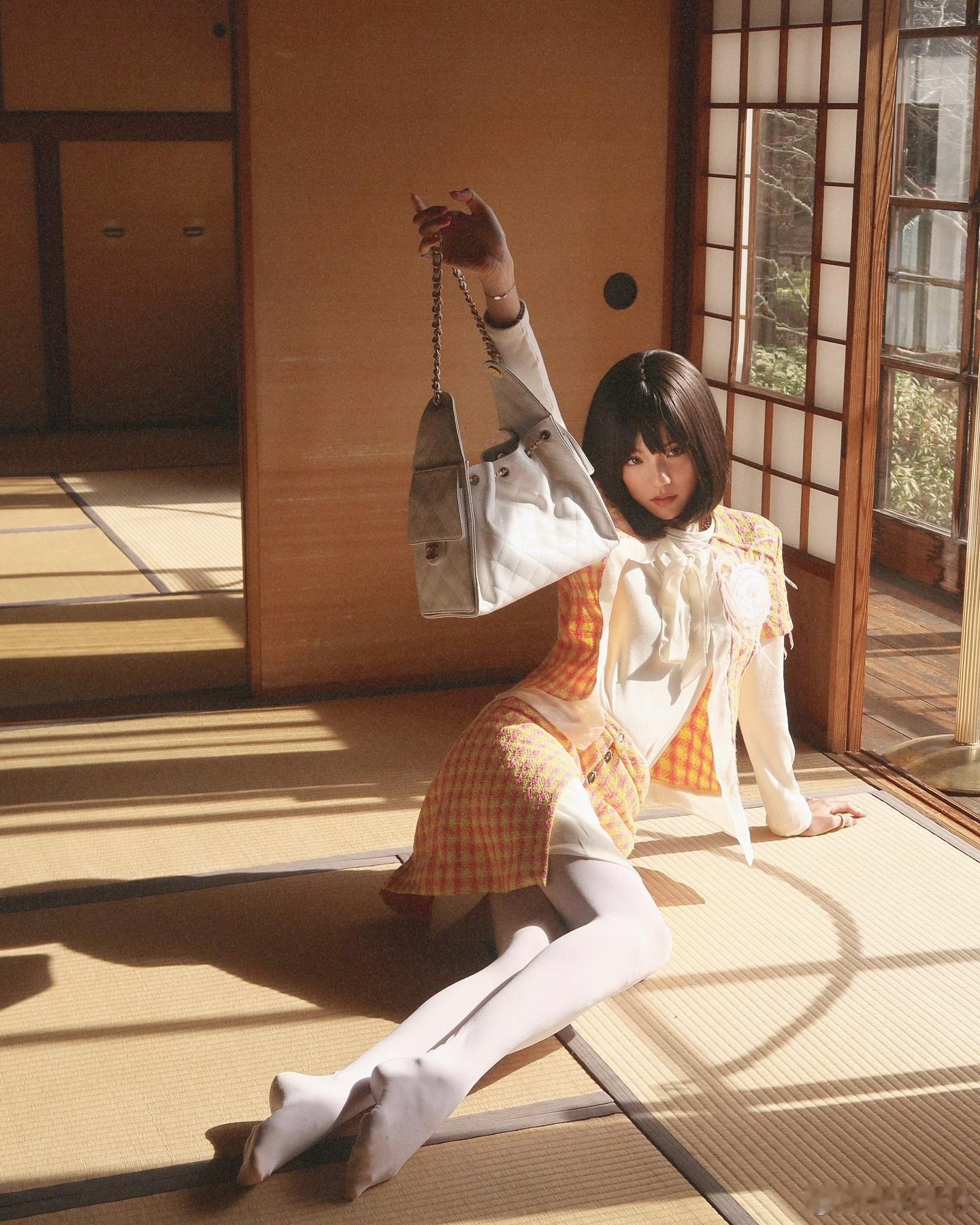 白袜...​​​