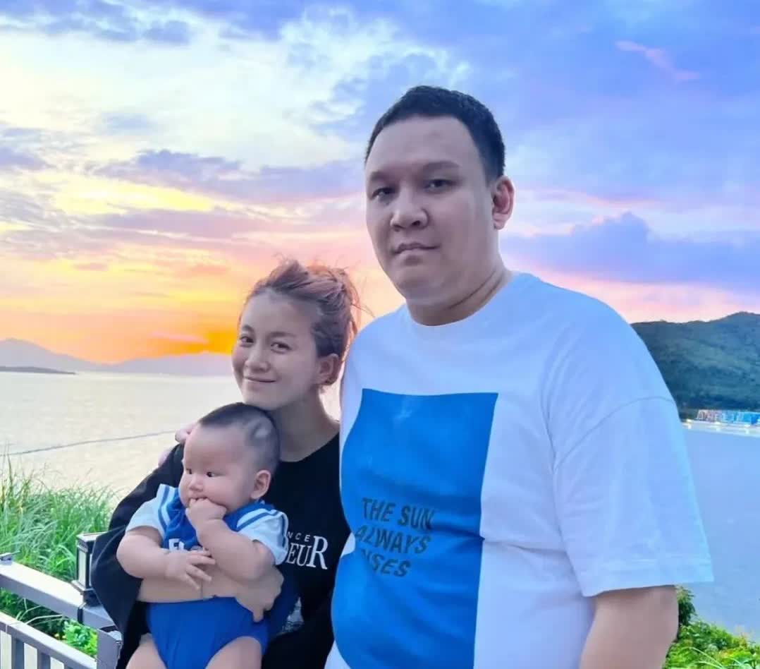 考古李嘉格后才发现她老公车澈实在太反差了车澈一个看上去凶巴巴的总导演