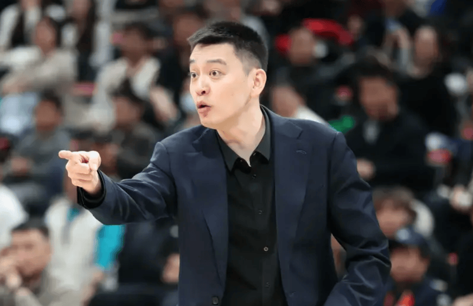 解说员: 辽篮的问题是主教练一个人就能解决&承担的吗?