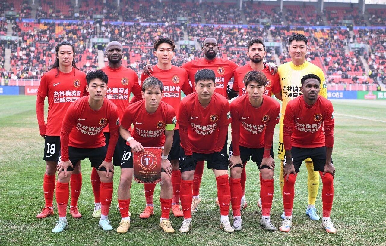 历史一刻！3-0完胜，辽宁足球热血归位🔥北京时间3月21日，中超第3轮，辽