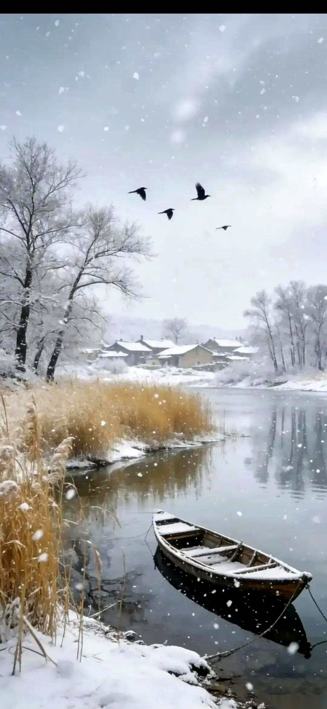 有些足疗店，一进去就递给你一条一次性小蓝裤。薄得像纸，感觉一撕就破的那种。别以