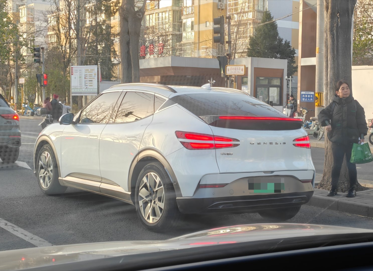 “小伙子你那什么车呀？”