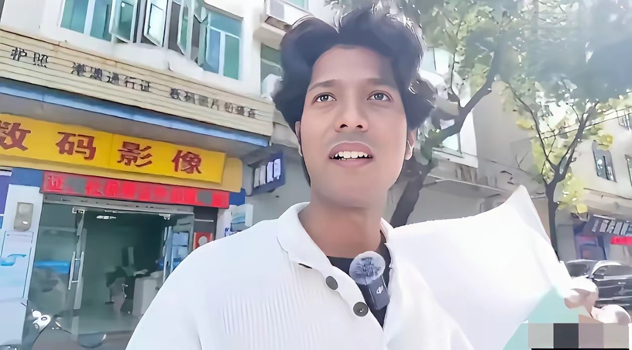 一名印度达罗毗荼裔男子在海外短视频平台分享婚恋经历：他在中山务工结识本地女生，自