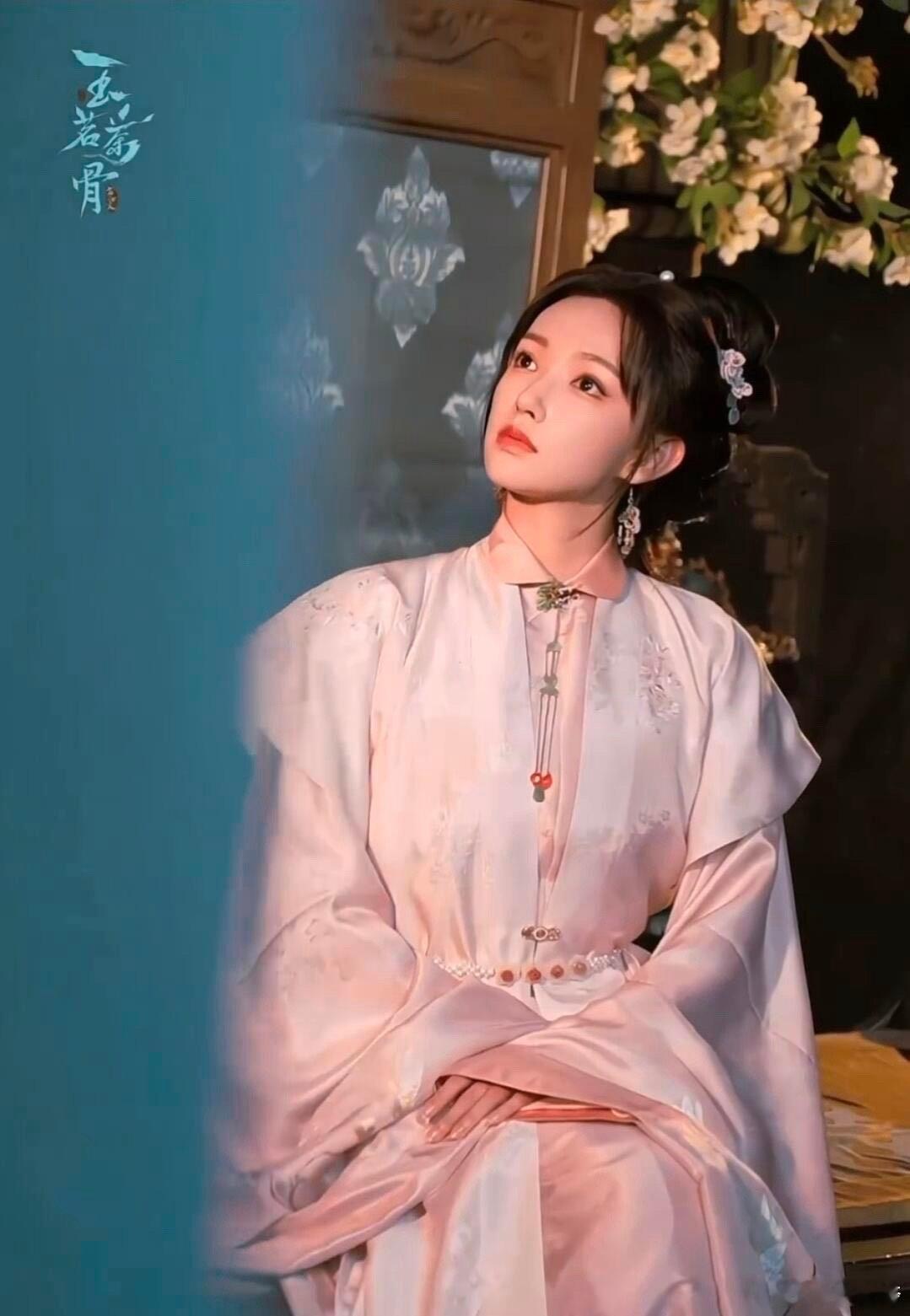 程潇这台词攻击力强得没边程潇在《玉茗茶骨》里开启“暴风吐槽”模式！茶宴上那句“