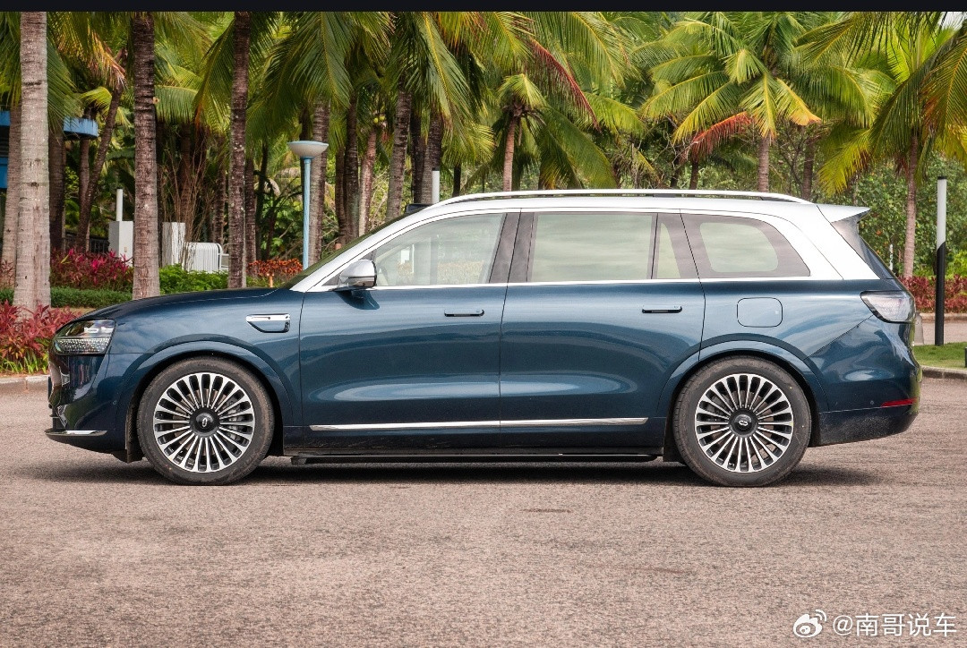 闭眼二选一，你选谁我都要