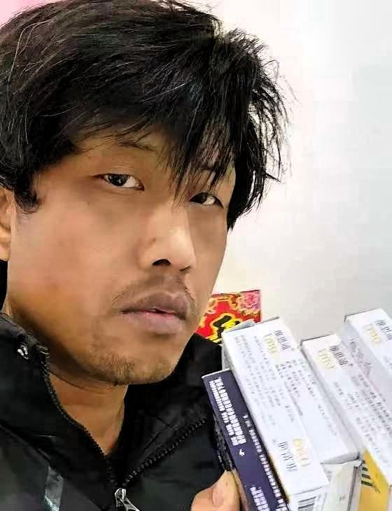 刚刚刷到一个失眠老哥，十几年靠安眠药续命，药效越吃越差，干脆把药全停，改成每天凌