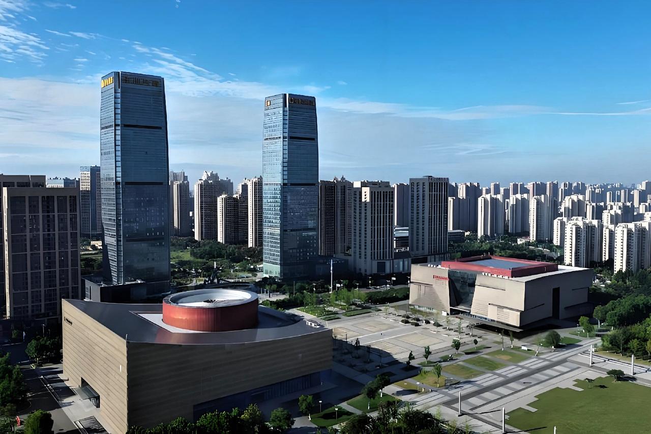 全网都在吹合肥超武汉？别被流量带偏了，这两个城市才是真正的棋逢对手最近刷到不