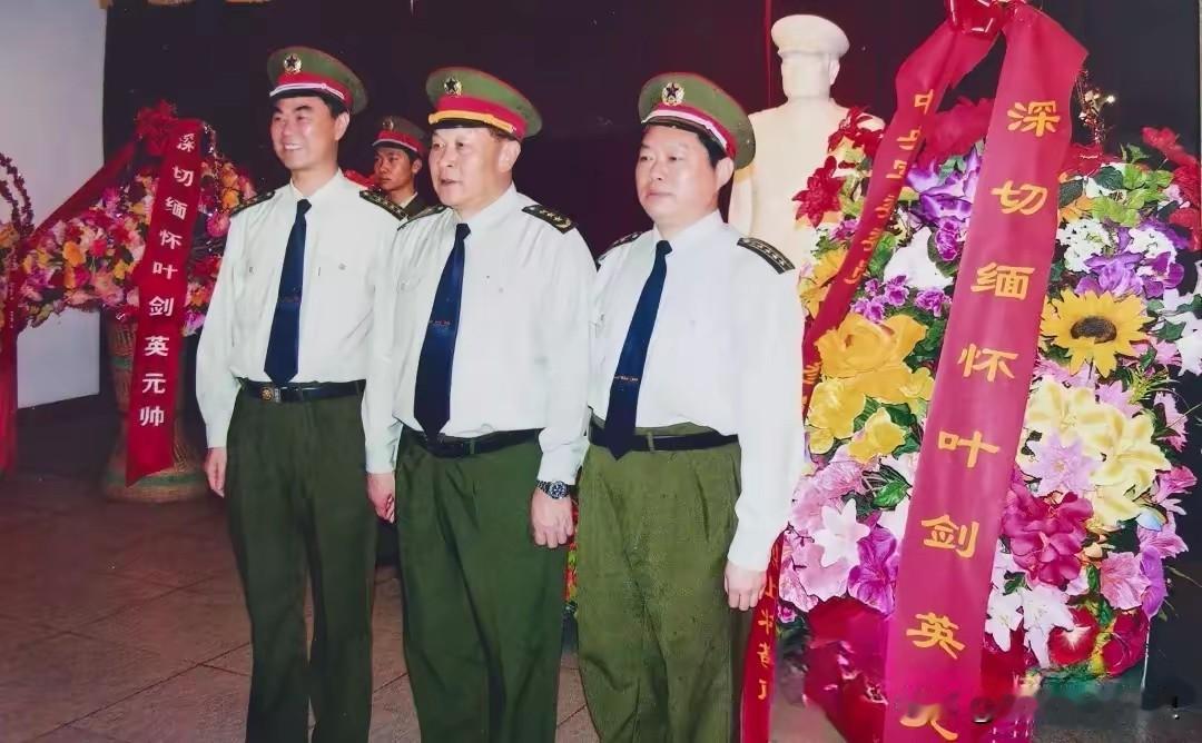 2006年3月，梁光烈上将一行来到叶剑英元帅纪念馆，缅怀叶剑英元帅的不朽功绩，留