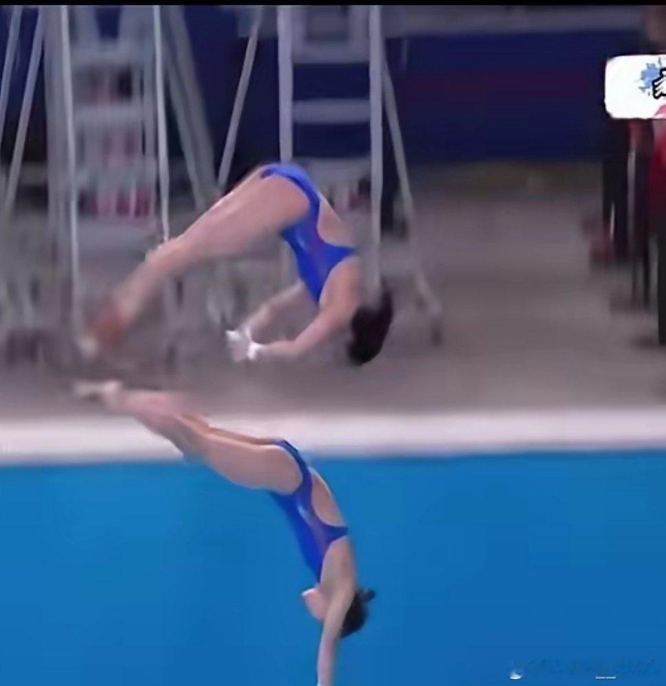 有点想不明白，昨天全红婵与搭档王伟莹第二跳，起跳高度没有同步，肉眼可见的一上一下