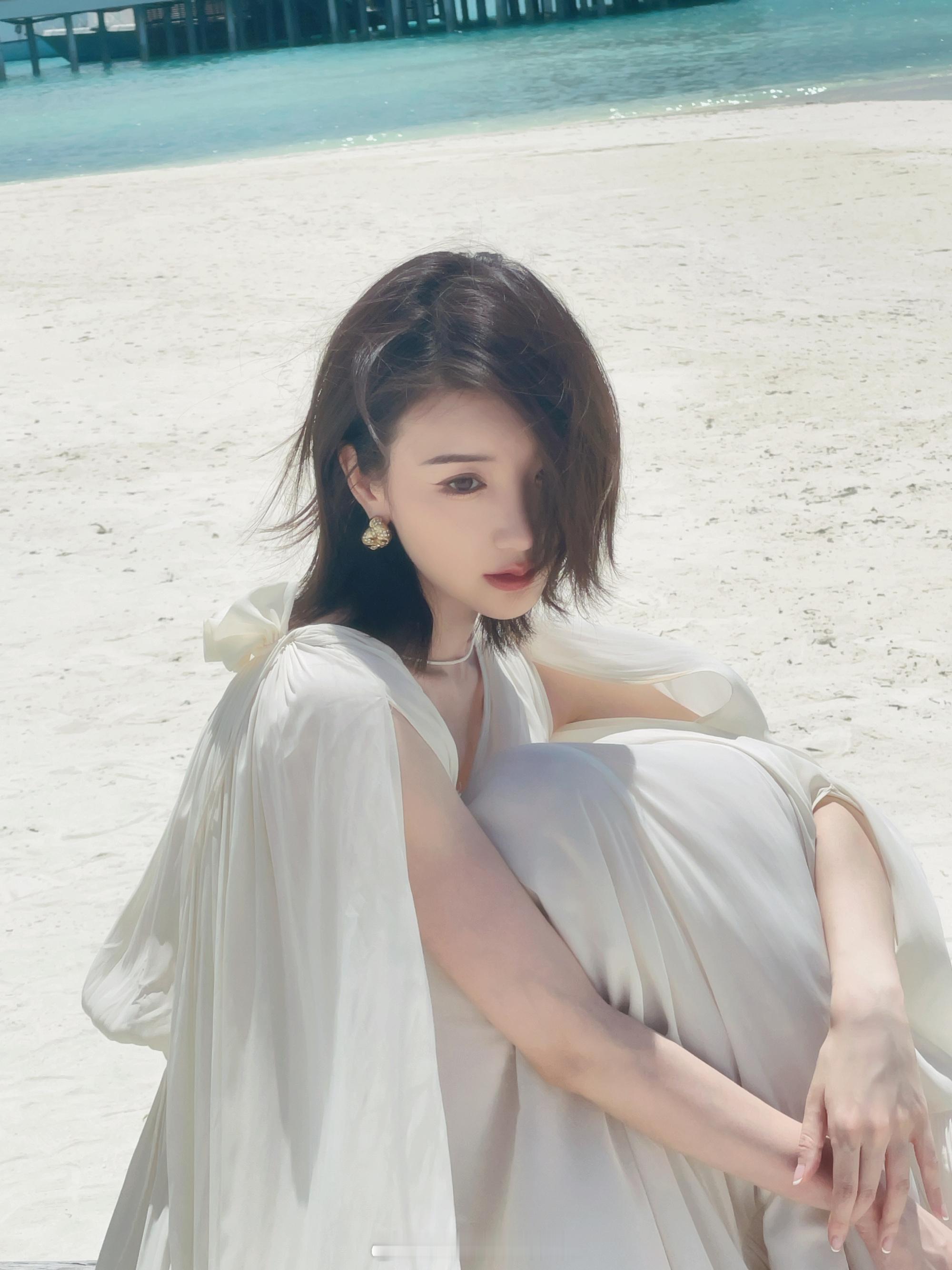 毛晓彤唯美私服写真​​​