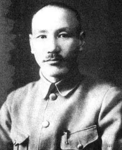 蒋介石最大的错误不是失去大陆退守台湾，而是犯了两个连老祖宗都不会原谅的错误。