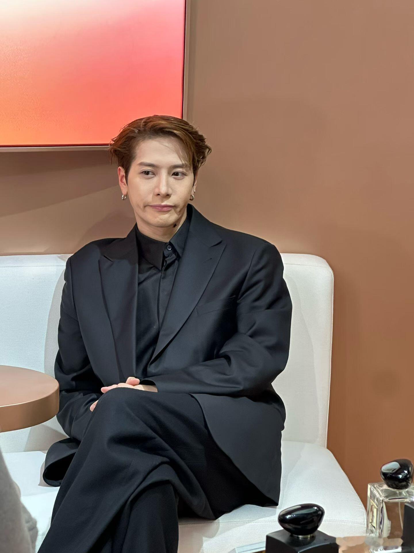 王嘉尔你帅.....好帅.....😳😳😳王嘉尔深圳线下活动人气