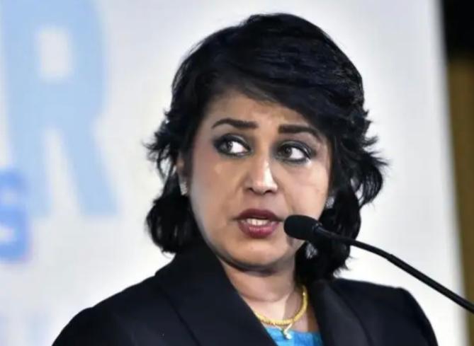 据新华社28号早上5点19分消息称，2月27日，毛里求斯官宣：立刻中止与马尔代夫