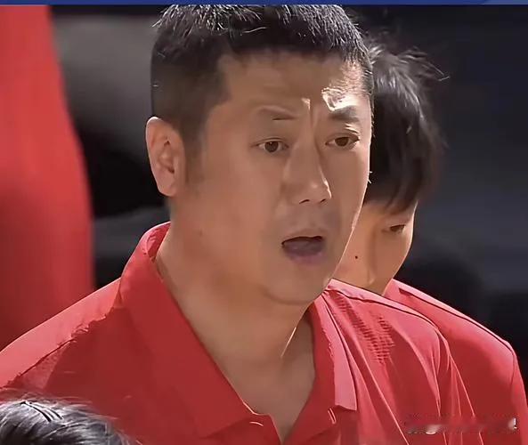 安家杰如果愿意可以出任中国女排主教练，他作为郎导的助教多次单独带队参赛，并取得不