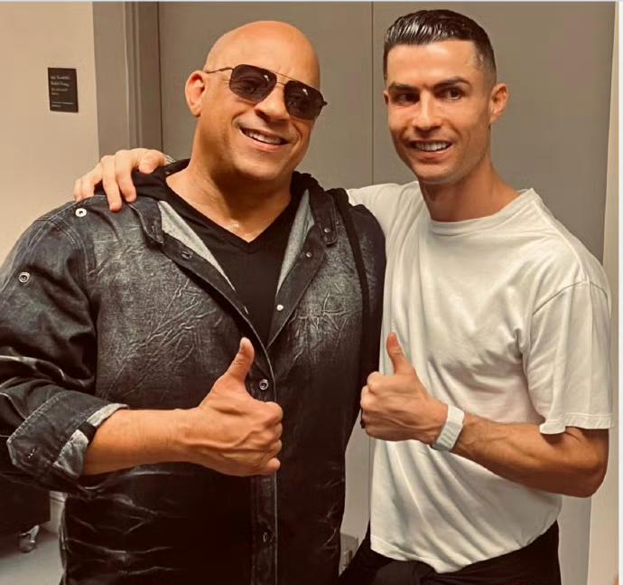 C罗：范，听说你已经在速激里给我留了位置？这可让我有点意外，不过我喜欢挑战。