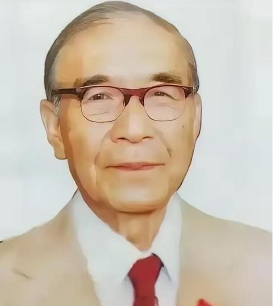 85岁的他喝迷糊了，把家里23岁的小保姆当成了自己老婆。保姆没有反抗，第二天，保