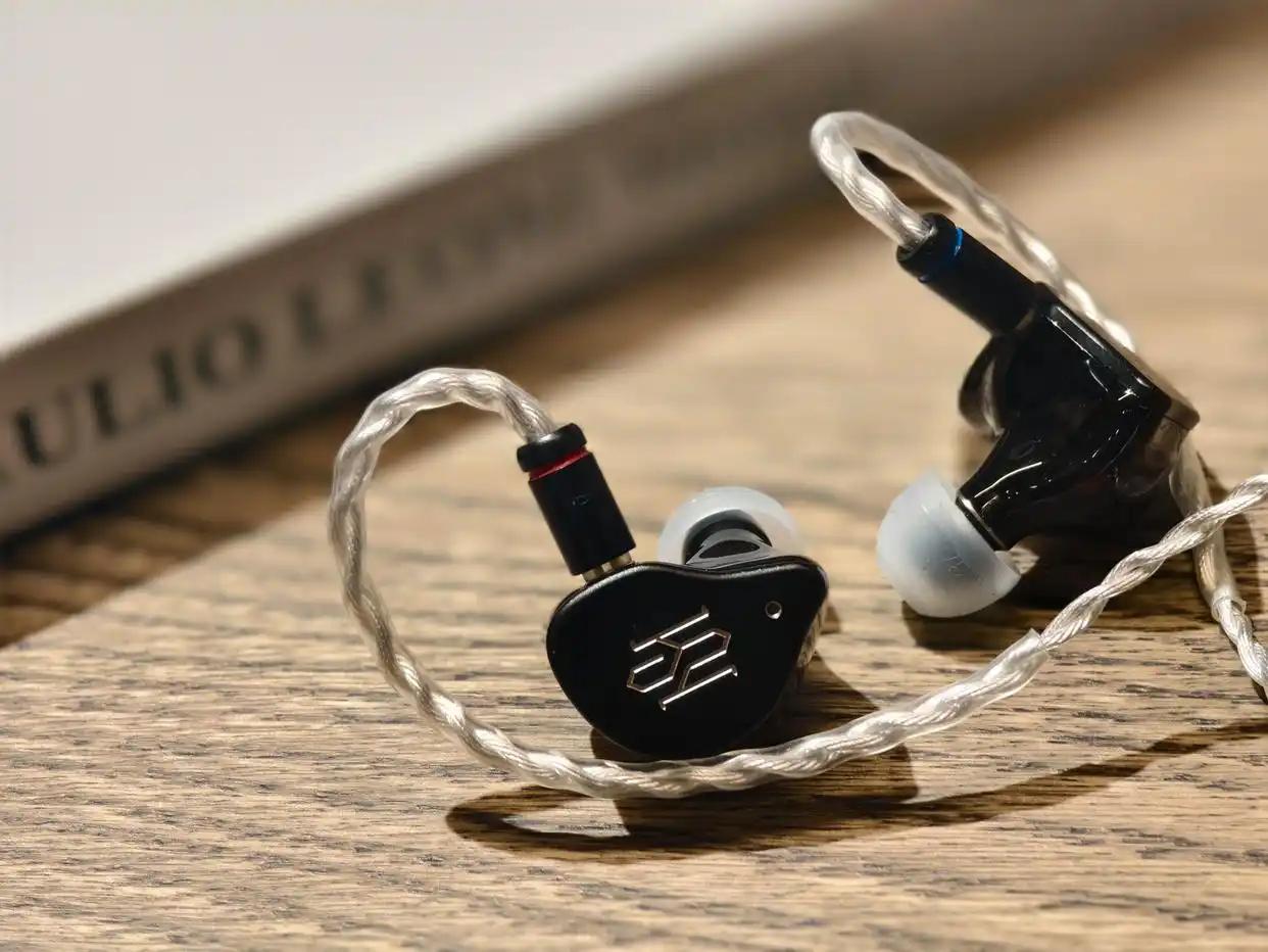 数据说今年有线耳机销量直接暴涨20%，谁还敢说它过时？有线耳机不用充电、不怕丢、