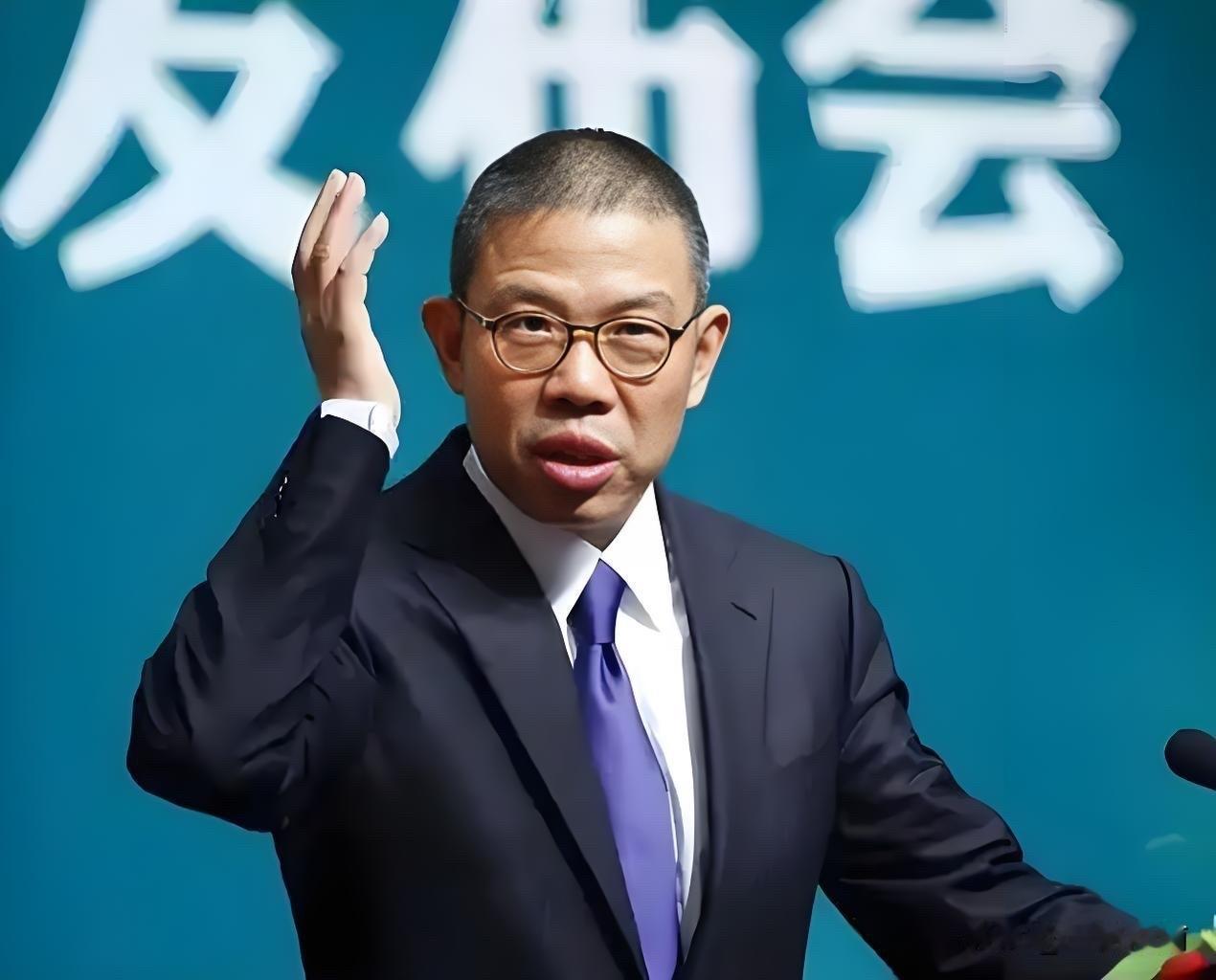 胡润研究院28日发布的《2025胡润百富榜》显示，71岁的钟睒睒又又又稳了！53