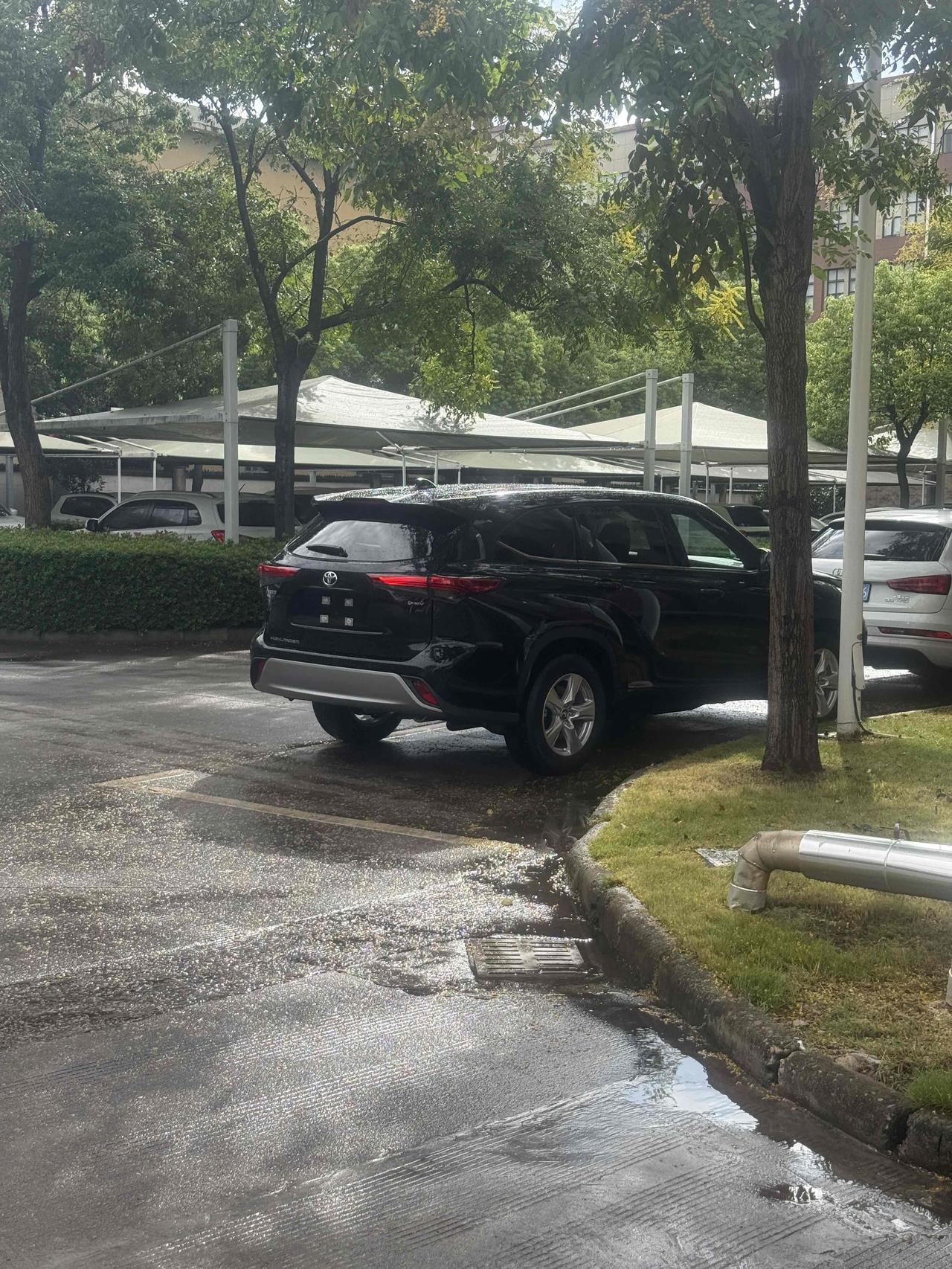 同事借钱付的首付，买20多万的丰田塞纳买了这个车真的自己有面子吗？