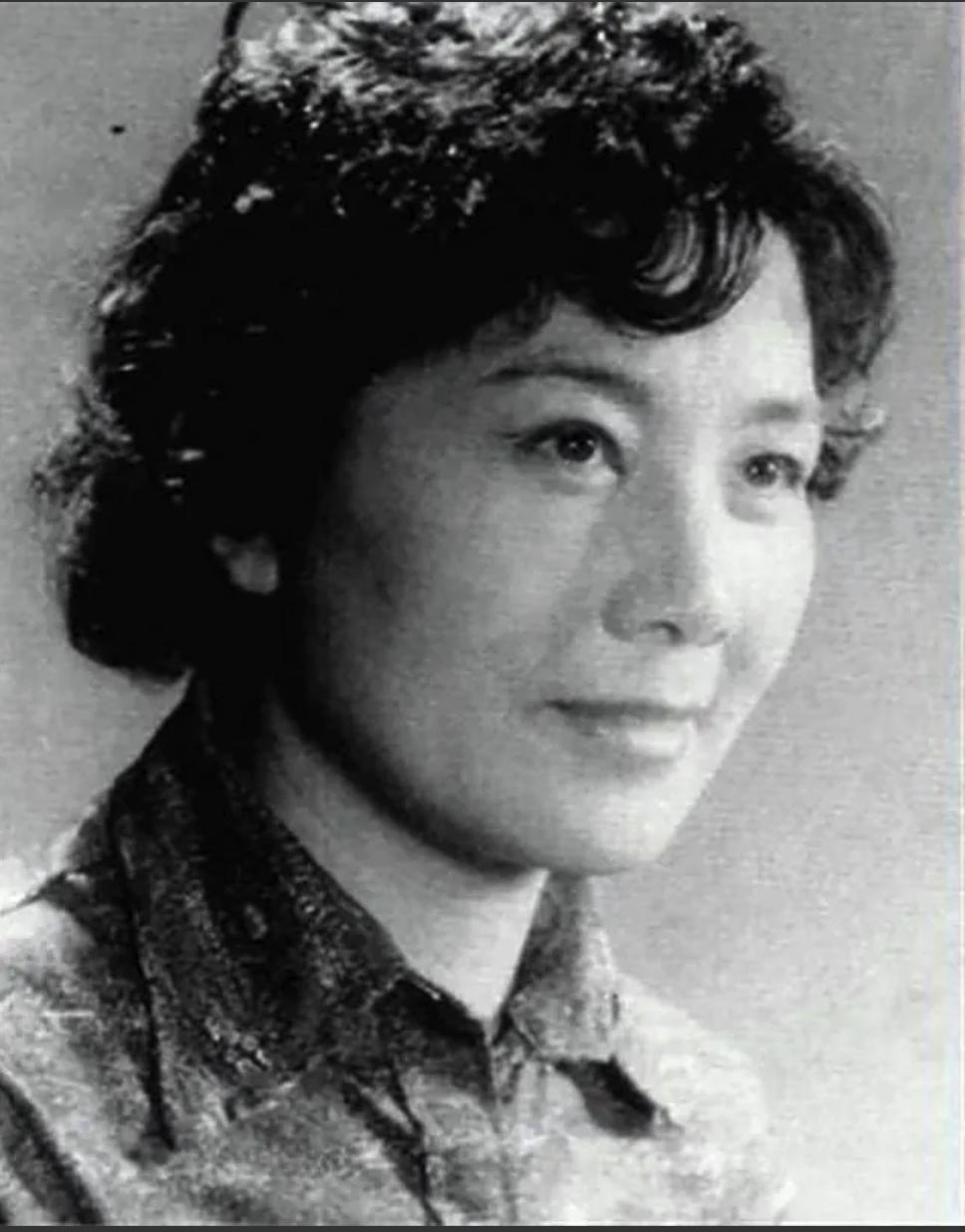 1949年，北平解放。韩复榘的遗孀高艺珍，给人民政府写了一封信。信中说：“韩家在