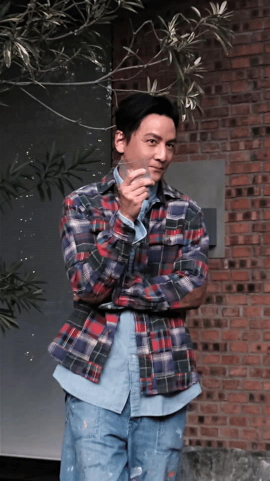 吴彦祖尹子维不教英语一起开酒吧风华合伙人英语大佬跨界创业！吴彦祖与尹子维放下课本