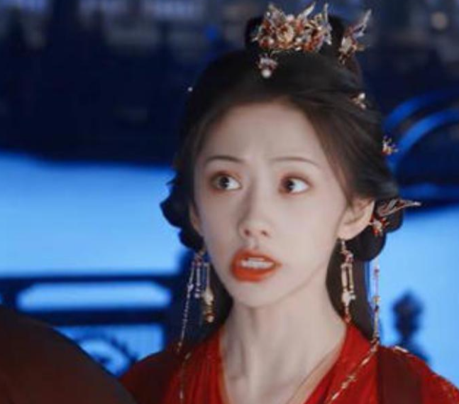 说话时瞪眼嘴歪、脸像骷髅，还硬要演古装剧女主，王影璐凭什么？