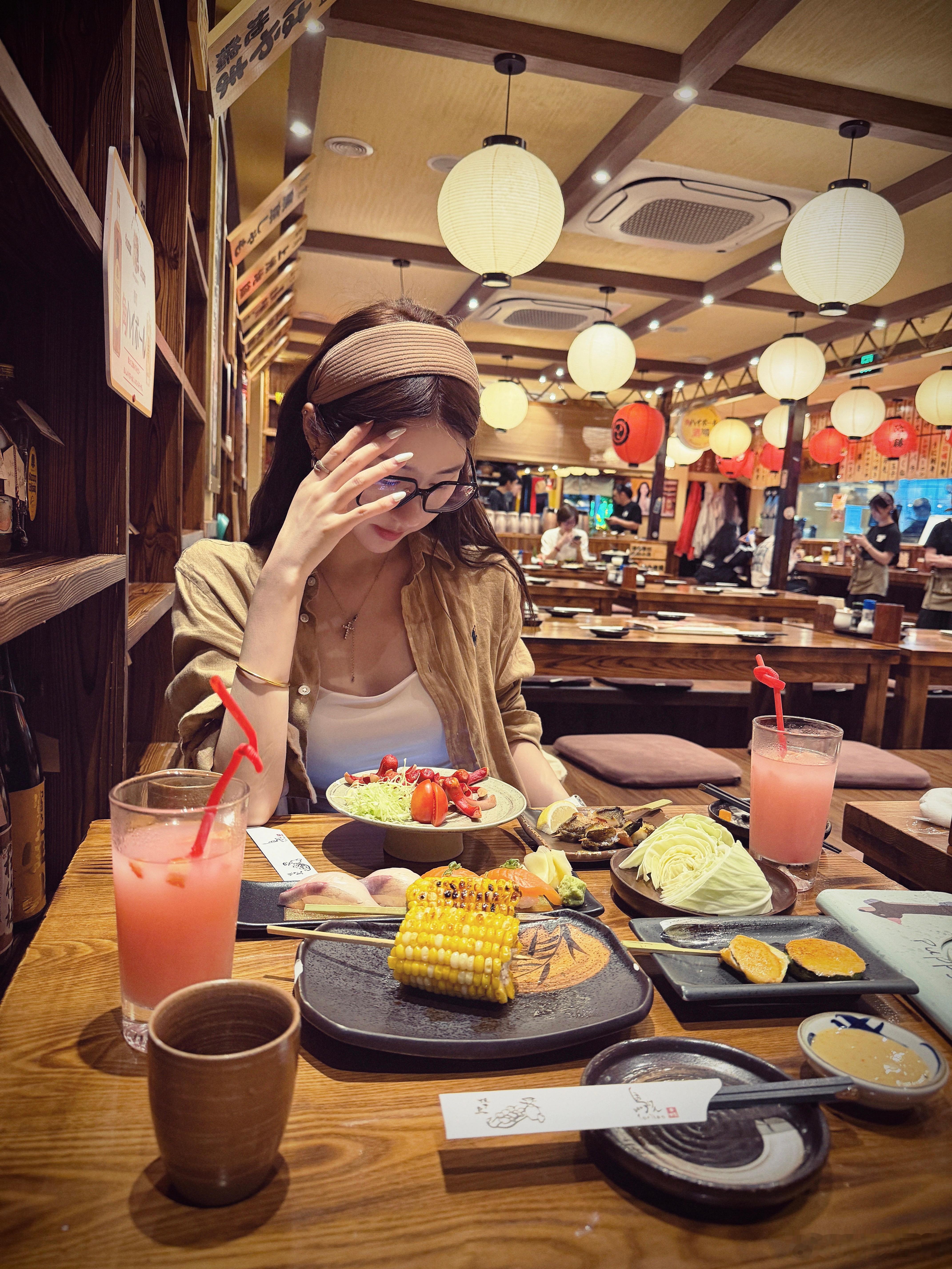 🍜Osaka.居酒屋🏮怎么这么好吃啊～喜欢居酒屋独有昏暗暧昧氛围太出片啦居