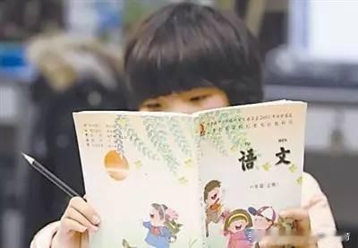 现在孩子为什么不听老师的话了？很简单，在家里太享受了。很多孩子连父母的批评都接