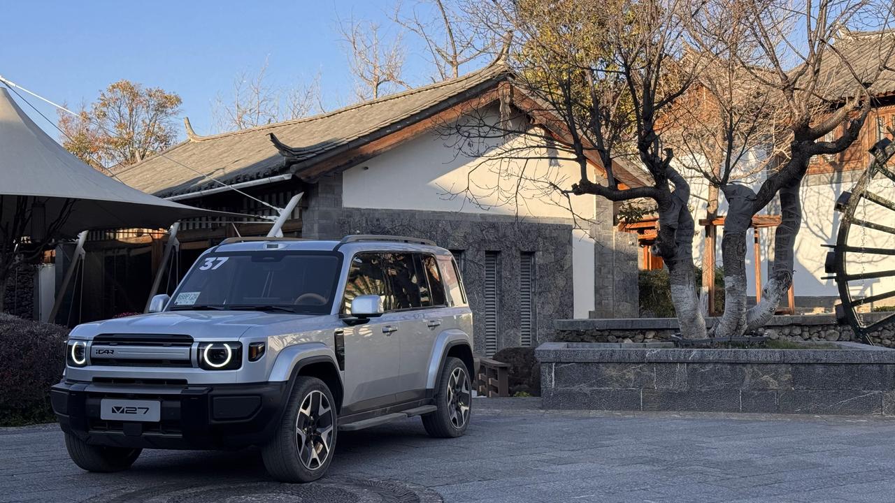 合眼缘的设计属实会让人更愿意去了解它今日开着这辆银色的V27无论任何时候看