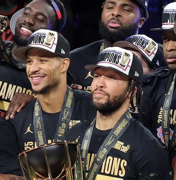 优质领袖！布伦森、哈特带头了！尼克斯队内发生了一件非常暖心的事情。球队领袖布