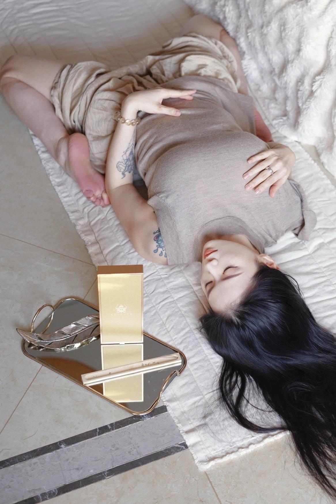 瑜伽体式御姐瑜伽拍照体式