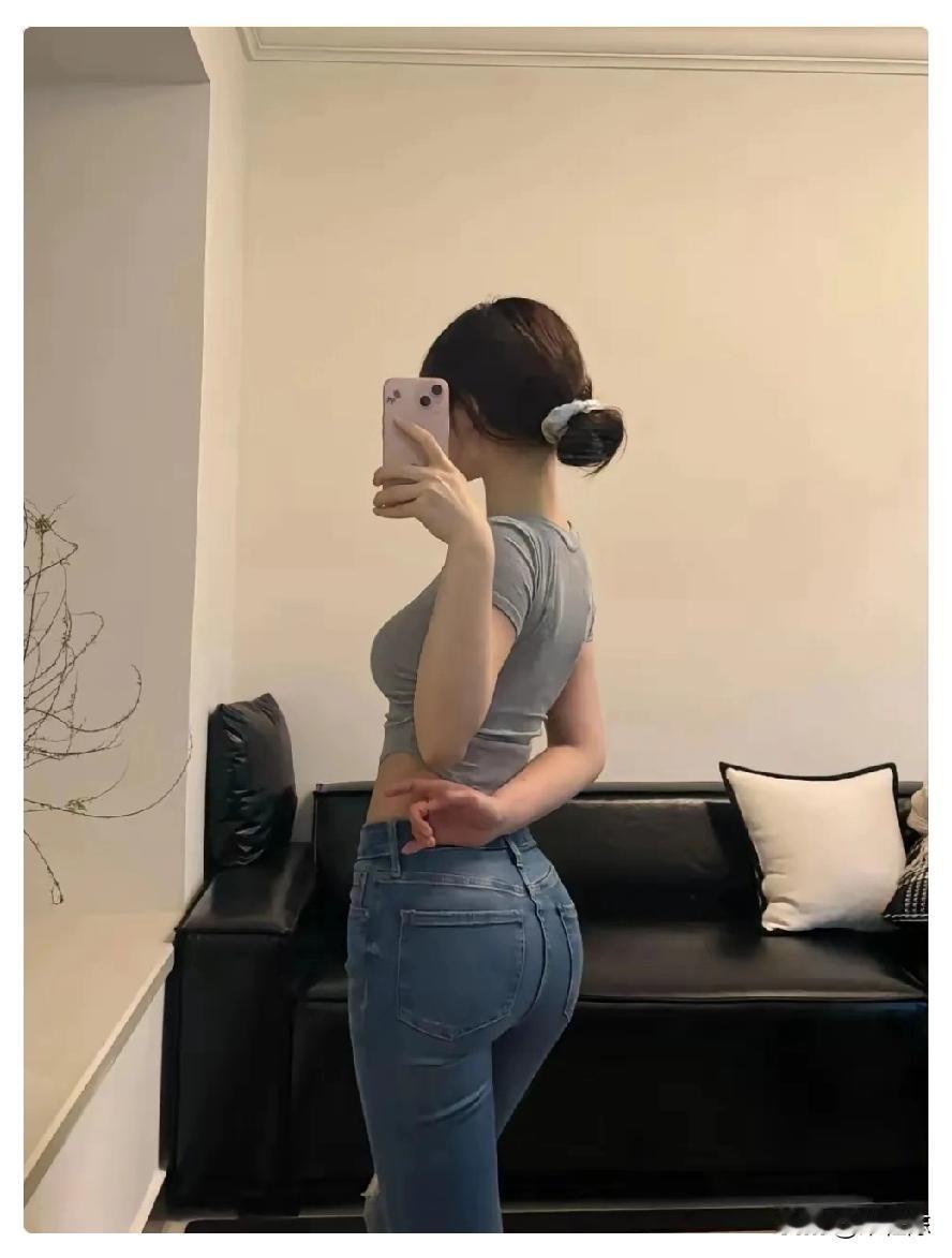 离婚以后，和前夫又有了联系，他偶尔会来看看孩子，昨天晚上他来看孩子喝了点酒，我们
