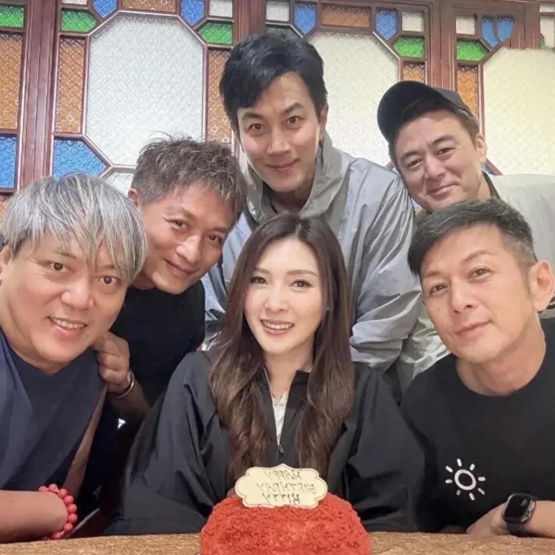 终于能理解，为什么当年事业巅峰期的杨幂，要嫁给名气，事业都不如她，还大她十几岁的