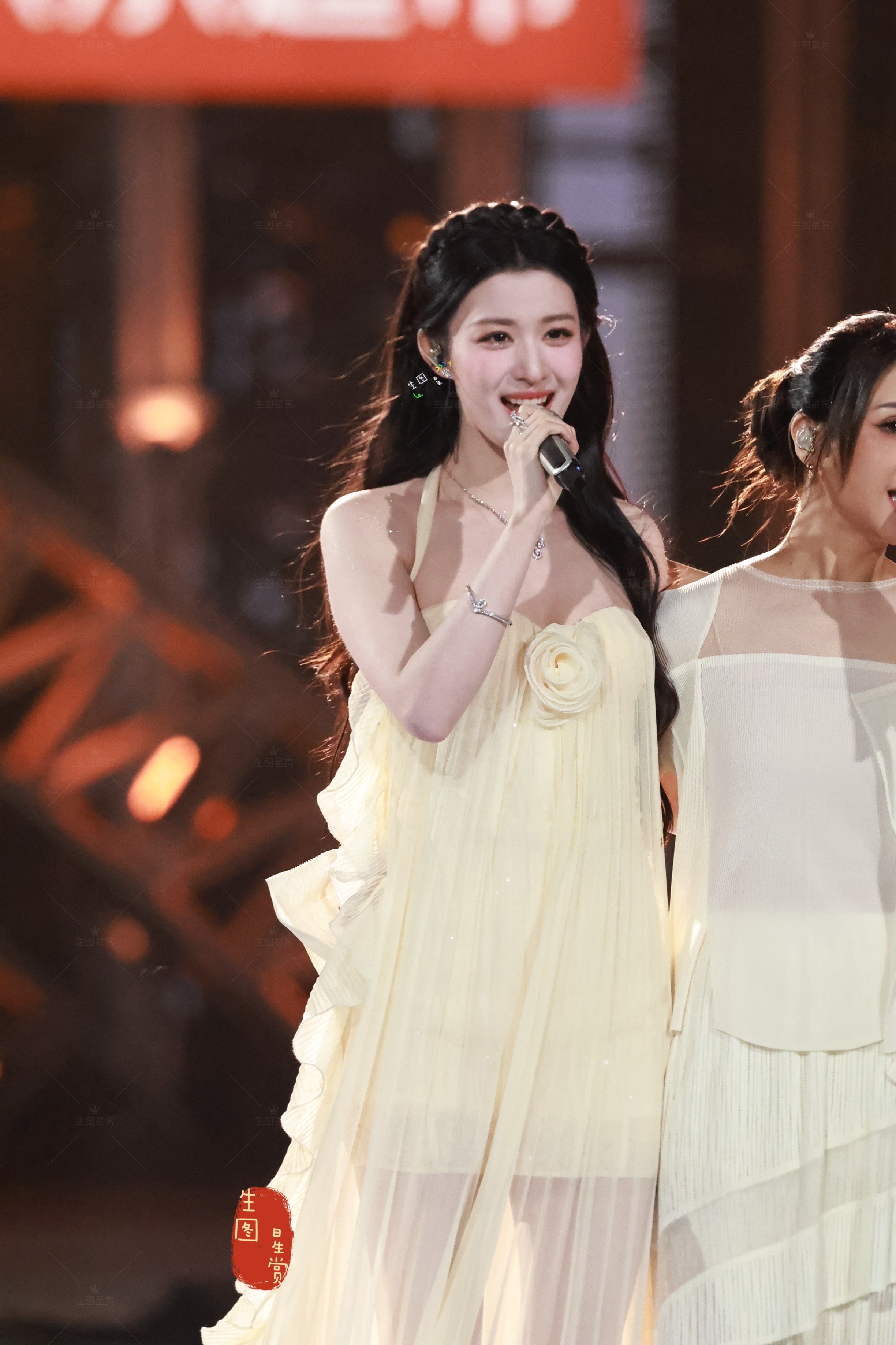 王楚然湖南跨年表演出图好仙的Chuan王楚然唱啥了光看脸了🎵湖南卫视跨年演唱会