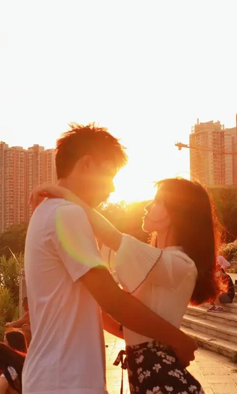 高三女生，因为教师罚抄，在学校坠亡。事情让人痛心，也再一次提醒我们，千万不要随