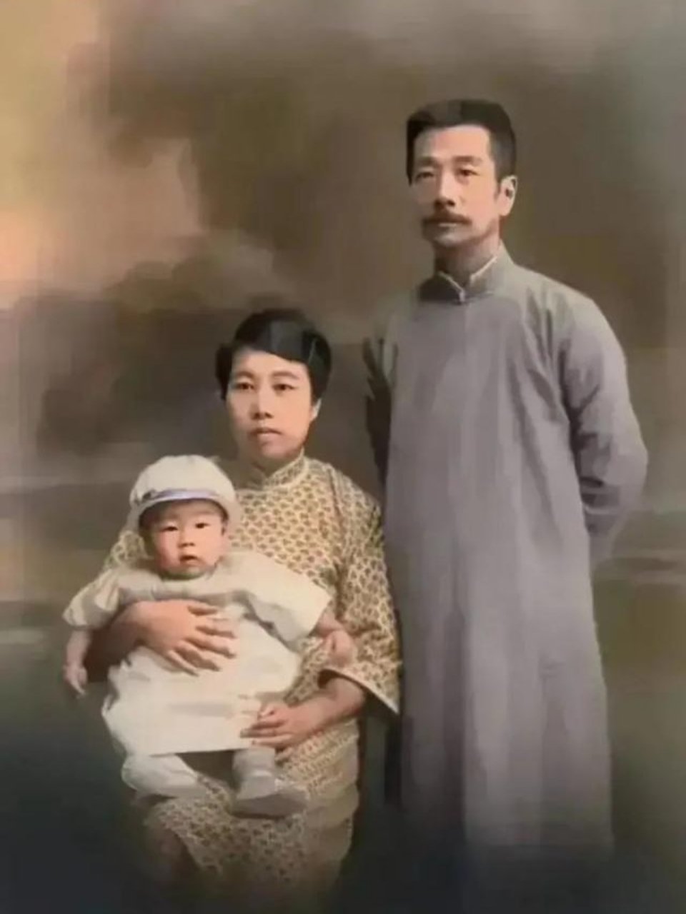 鲁迅、许广平、儿子周海婴！