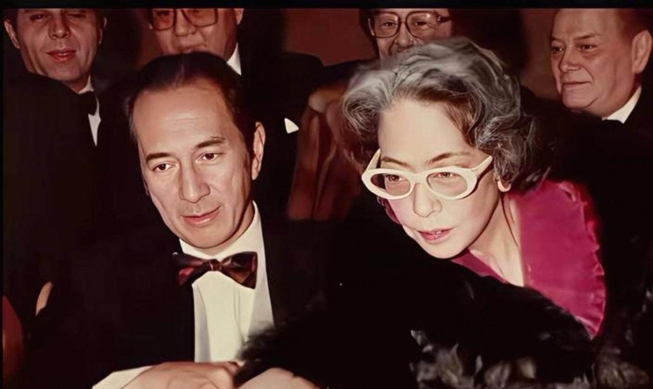 1957年，何鸿燊看着病床上的妻子黎婉华说：“你现在这个样子，我需要再娶一房。”