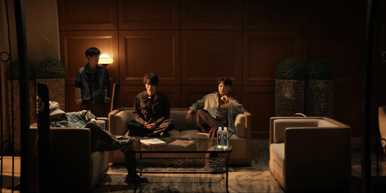 南山猎人是秦朝缠头军的后人，是为了秦始皇探寻长生不老秘术的。南山猎人的配置不