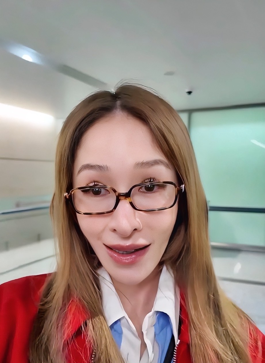 萧亚轩近照真给我看愣了，这真是她吗？