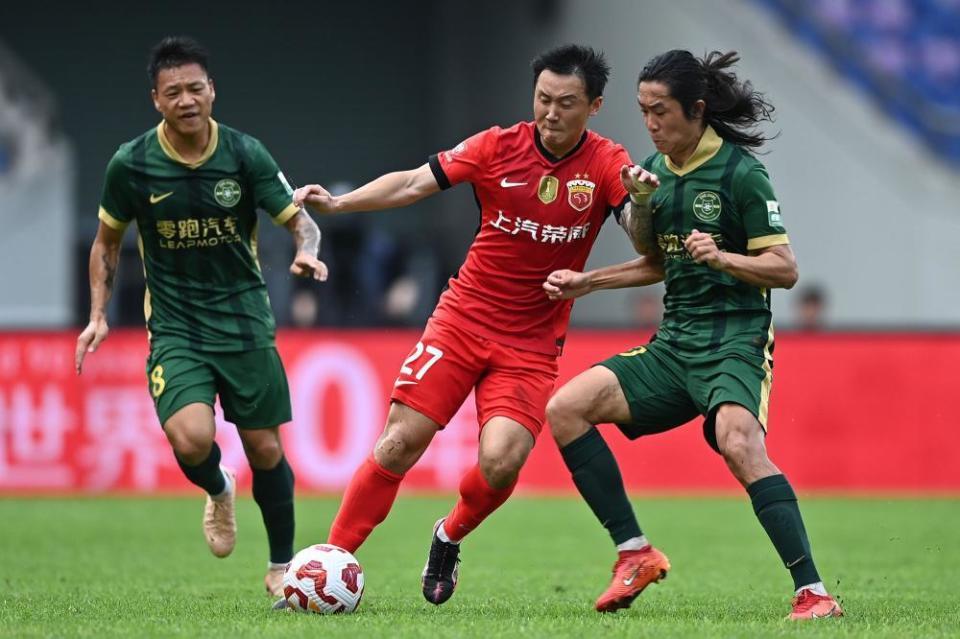 赏心悦目的海港,令人失望的浙江!上海海港3:0完胜浙江,在还剩一轮的情况下牢牢