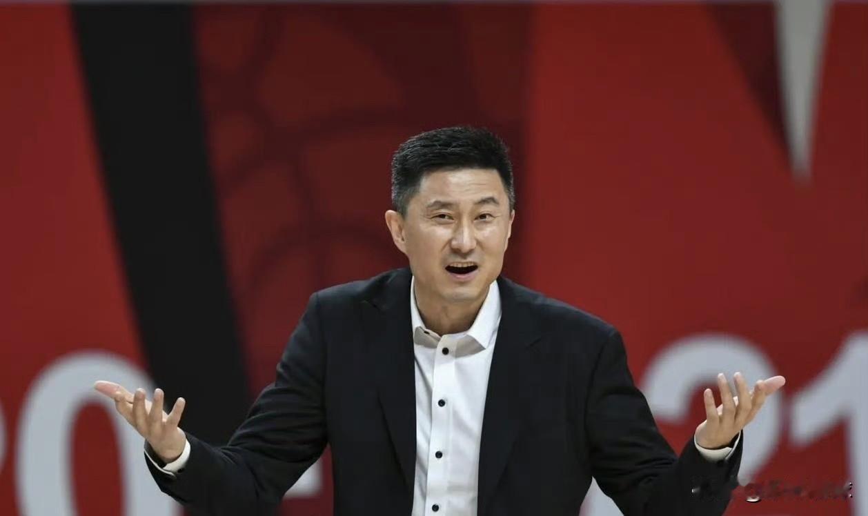 杜锋缺席今晚广东宏远与宁波比赛，双方12人大名单出炉就在刚刚广东宏远官方社交媒