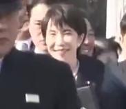 令人作呕的作秀！高市早苗静悄悄！必是在作妖！！昨天举安倍画像。参拜伊势