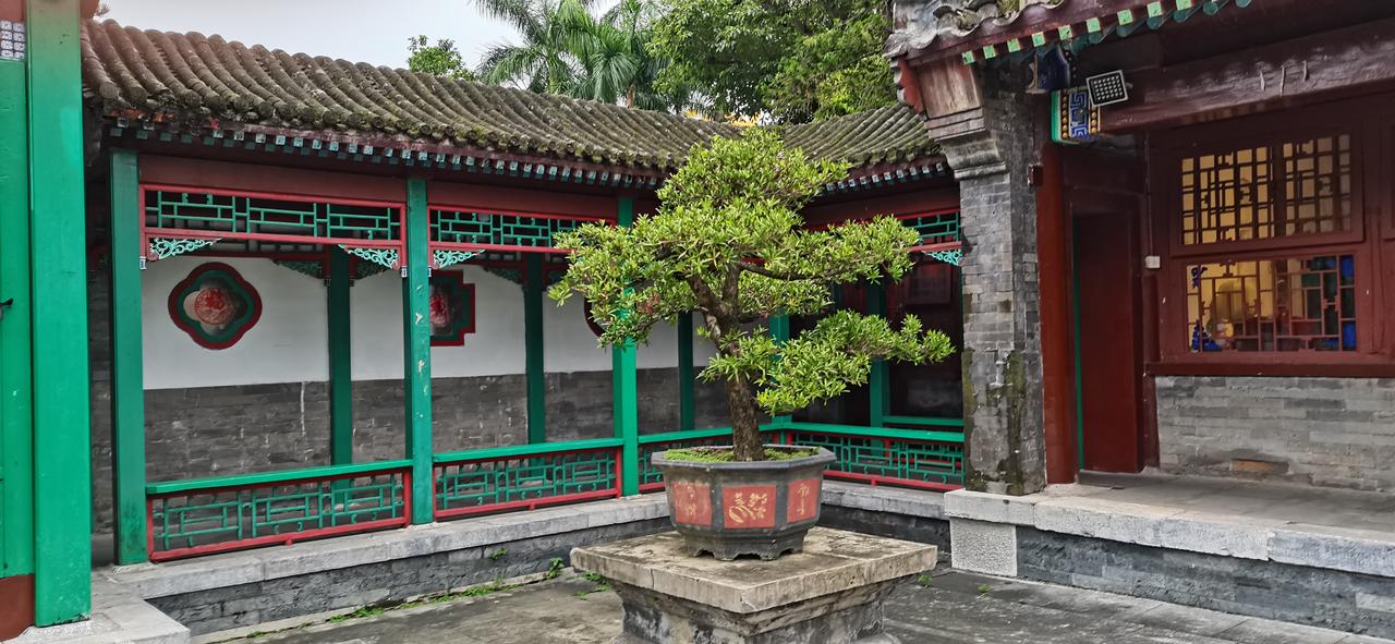 我就是这样用简单不费脑精的方法玩股票的！不一定能挣到多少钱，但是亏的少。1.