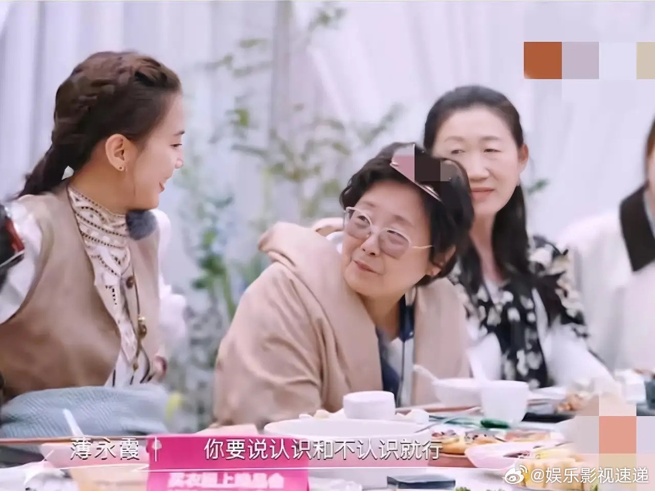 终于知道，黄圣依现在怕谁了！有人说黄圣依怕前夫扬子，因为扬子大男子主义。也有人说