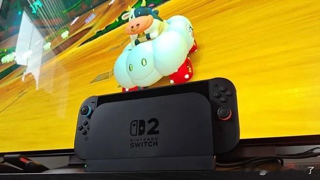 Switch2已经正式发售了，各种配件也已经开卖。不过比较有趣的是，截止目前都尚