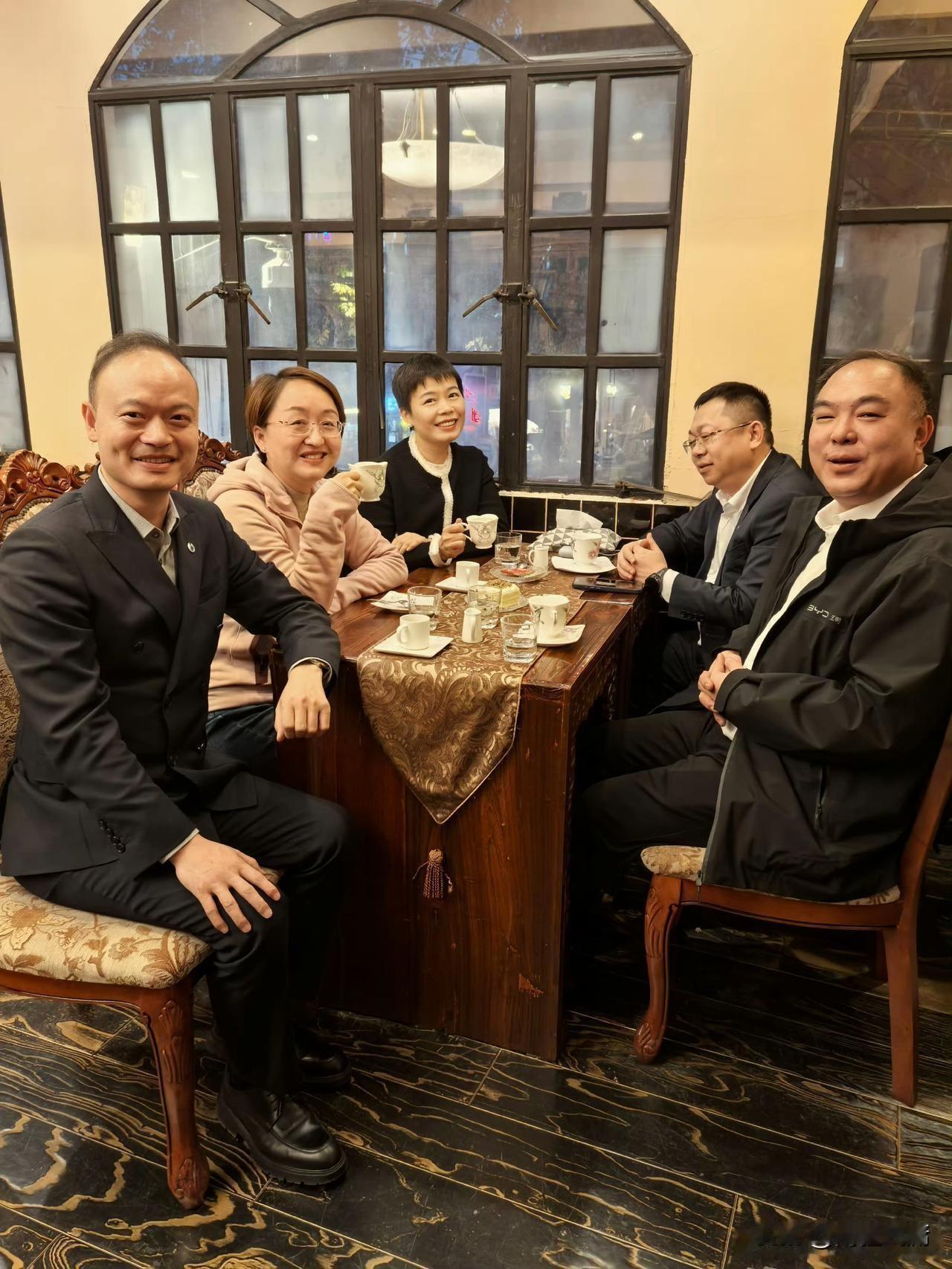 王炸阵容！比亚迪五大销售大佬合体，车圈要变天？比亚迪又搞大动作了！集团公关